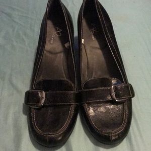 Aerosols dress shoes